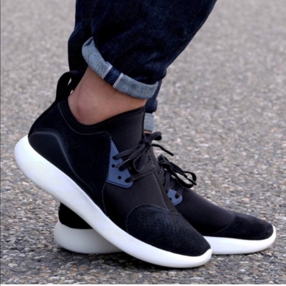 Nike Shoes - NWT Nike Lunarcharge PRM Black WMNS